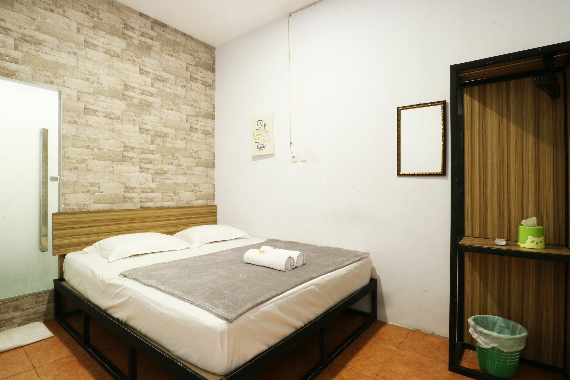 Morning Sun Hotel Surabaya Luaran gambar